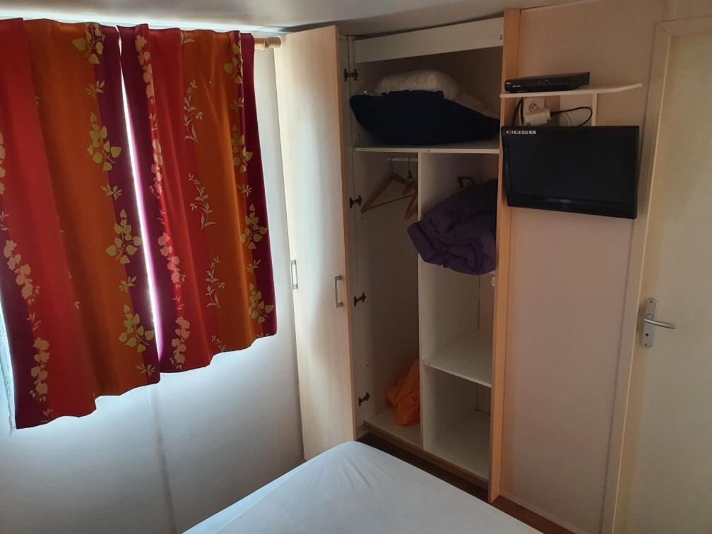 Mobil Home Avec Spacieuse Terrasse A Meschers Proche De Royan Zewnętrze zdjęcie
