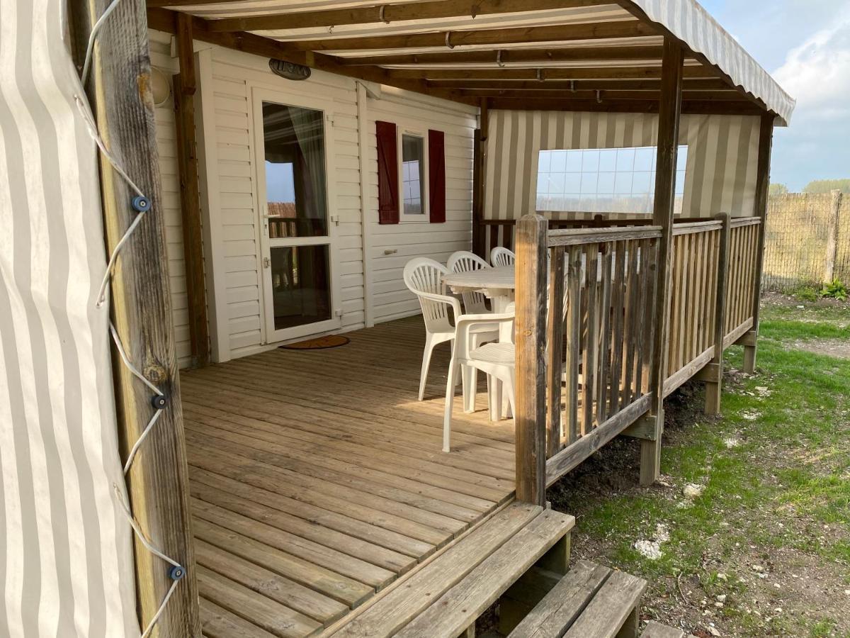 Mobil Home Avec Spacieuse Terrasse A Meschers Proche De Royan Zewnętrze zdjęcie